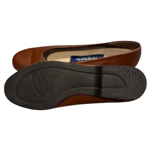 Easy Spirit Brown Leather Flats Timeless Style - Picture 6 of 6